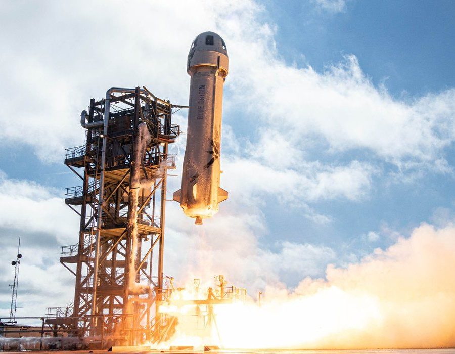 जेफ बेजोसको ब्लू ओरिजिनले जुलाई २० देखि यात्रुहरुलाई अन्तरिक्ष अवलोकनमा पुर्याउने