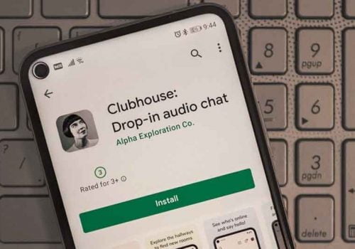 क्लबहाउसमा प्रहरी अधिकृतहरूको तस्बिर राखेर दूरुपयोग गरेको आरोपमा एक पक्राउ