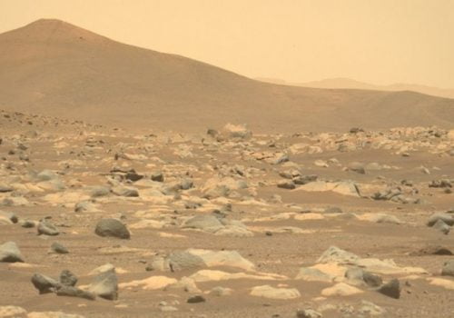 NASA data reveals “lumpy” mantle inside Mars