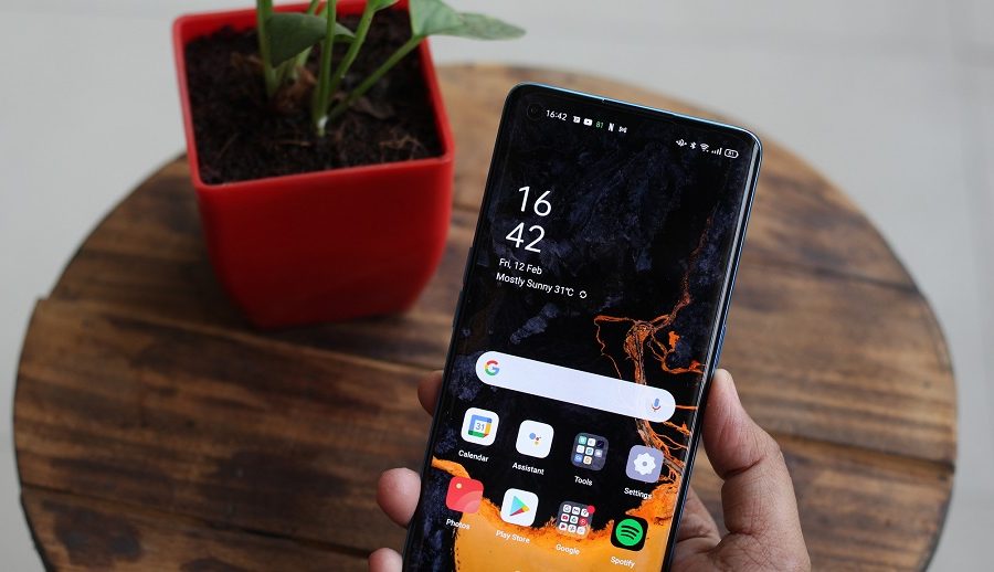 २०२२ मा बेचिने स्मार्टफोनको लगभग ५० प्रतिशतमा ओएलईडी डिस्प्ले रहने