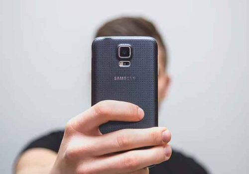 भारतमा सेल्फी खिच्दै गरेका ११ जनाको चट्याङ लागेर मृत्यु, थुप्रै घाइते