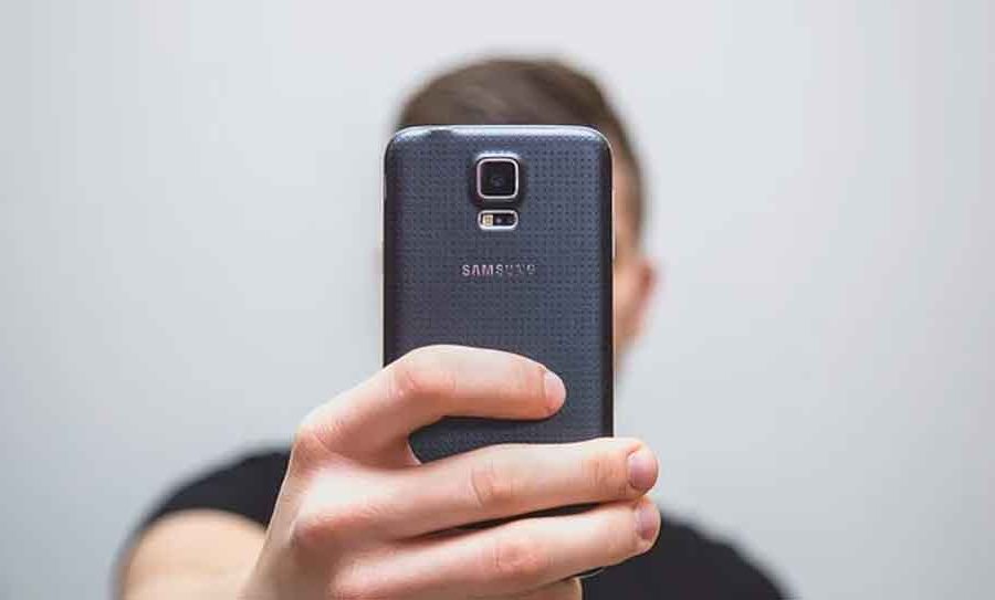 भारतमा सेल्फी खिच्दै गरेका ११ जनाको चट्याङ लागेर मृत्यु, थुप्रै घाइते