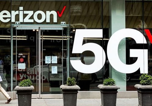 अमेरिकी नियामकले टेलिकम अपरेटर भेराइजनको लागि फोन अनलक गर्नुपर्ने आवश्यकता हटायो