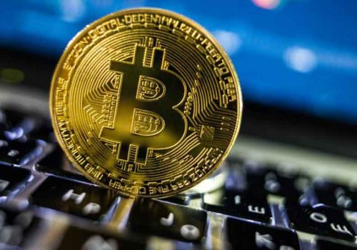 बिटफाइनेक्सबाट चोरिएका क्रिप्टो सम्पत्ति शुद्धिकरण गरेको आरोपमा एक अमेरिकीलाई ५ वर्ष जेल सजाय