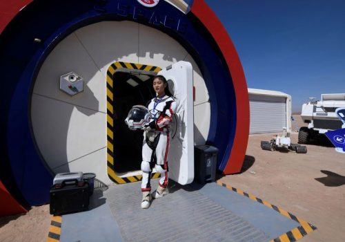 अर्को साता अन्तरिक्ष केन्द्रमा पठाइने यात्रीका लागि चीनको तयारी, तीन अन्तरिक्ष यात्री जाँदै