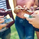 मेमोरी मूल्यले स्मार्टफोन ब्रान्डहरूलाई मूल्य बढाउन बाध्य पार्ने रिपोर्ट, सस्तो स्मार्टफोनमा ४ जीबी मात्र हुनसक्ने संभावना