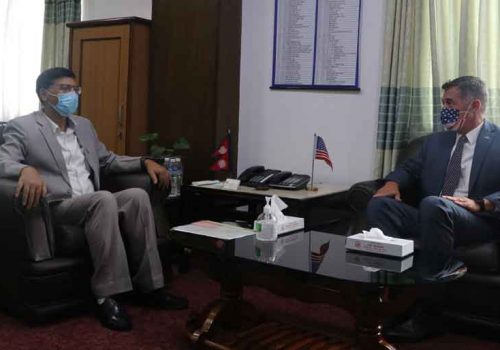 अर्थमन्त्री–अमेरिकी राजदूत शिष्टाचार भेट