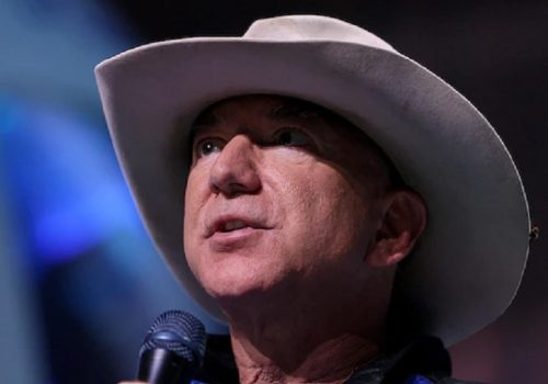 अन्तरिक्ष यात्रामा सहयोगका लागि बेजोसद्वारा अमेजनका कर्मचारीलाई धन्यवाद, ट्विटरमा नकारात्मक कमेन्टको वर्षा