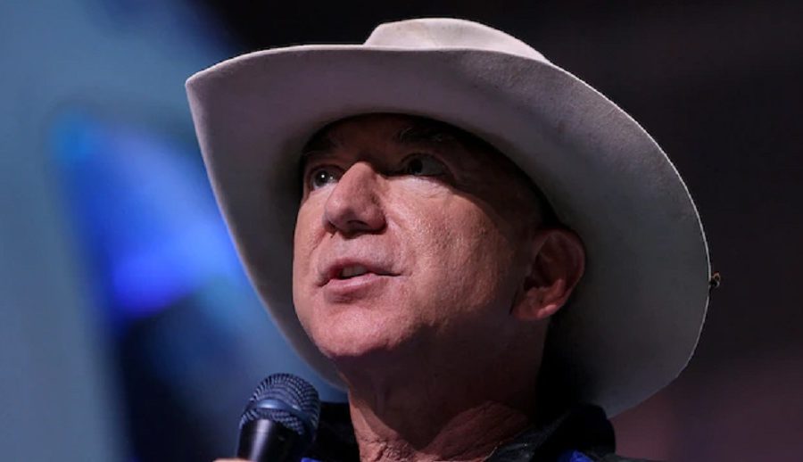 अन्तरिक्ष यात्रामा सहयोगका लागि बेजोसद्वारा अमेजनका कर्मचारीलाई धन्यवाद, ट्विटरमा नकारात्मक कमेन्टको वर्षा