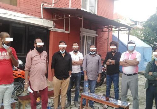 यूरोकप लगायतका खेलहरुमा सट्टेबाजी गराउने ८ जना नगदसहित पक्राउ