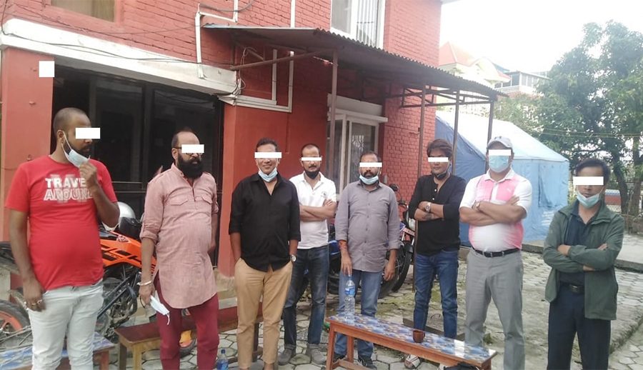 यूरोकप लगायतका खेलहरुमा सट्टेबाजी गराउने ८ जना नगदसहित पक्राउ