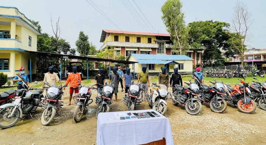 ग्लोबल बजाज सर्भिस सेन्टरका सञ्चालक नै मोटरसाइकल चोरीमा संलग्न