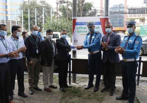 एयरपोर्ट स्थित गोल्डेन गेटमा नयाँ ट्राफिक लाईट सञ्चालनमा