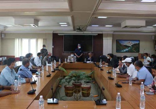 अर्थतन्त्रलाई नयाँ दिशामा लैजाने कोशिस गर्दैछु: मन्त्री शर्मा