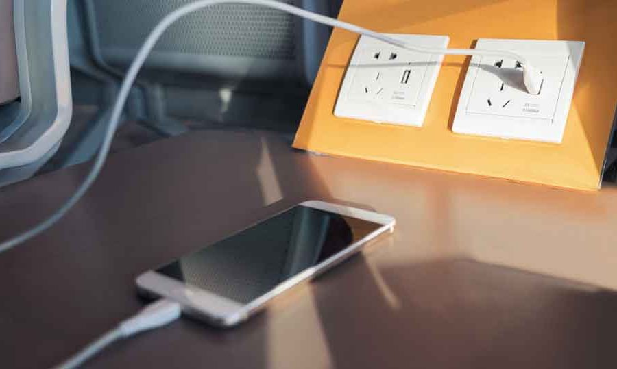 मोबाइल र टर्च चार्ज गरेको रु १० !