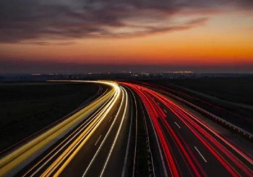 विद्युतीय गाडी गुड्दा चार्ज हुने सडक बनाउने कंक्रिटको परीक्षण गर्दै अनुसन्धानकर्ताहरु