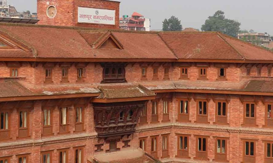 संविधान विपरित कर तिर्न इन्टरनेट सेवा प्रदायकहरुलाई भक्तपुर नगरपालिकाकाे सात दिने उर्दी