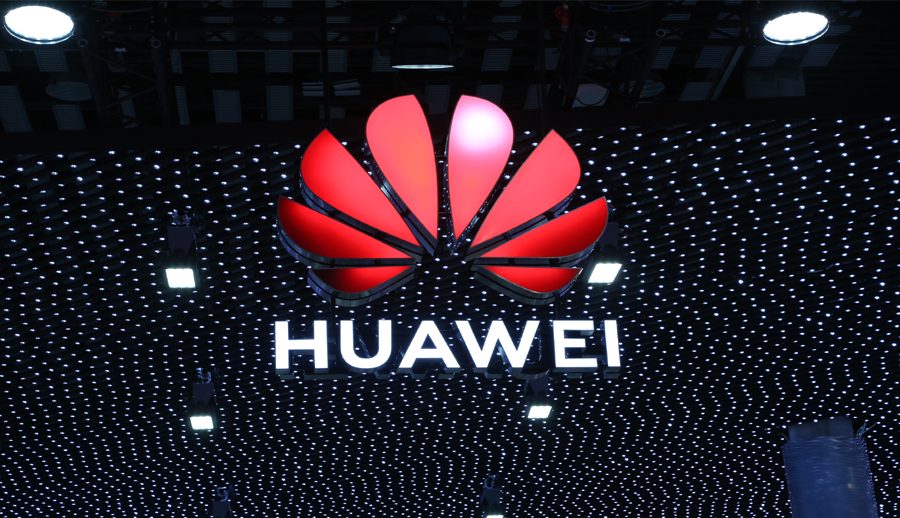 अमेरिकी प्रतिबन्धका बावजूद स्मार्टफोन क्षेत्रको चुलीमा आउने ह्वावेको वाचा