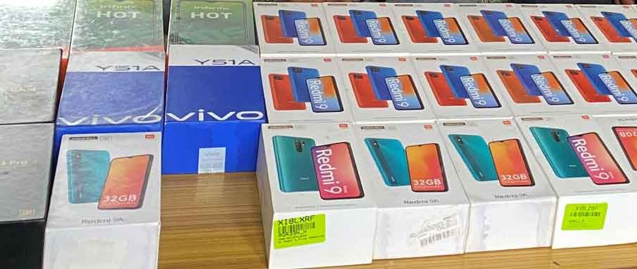 भन्सार छलेको ८ लाख २० हजार बराबरको मोबाइल फोन बरामद