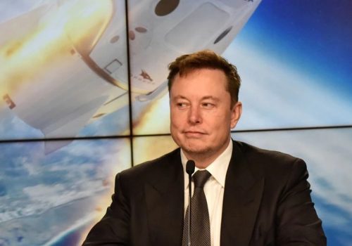 सीईओ इलन मस्कले गत साता करिब ७ अर्ब डलरको टेस्लाको सेयर बेचे