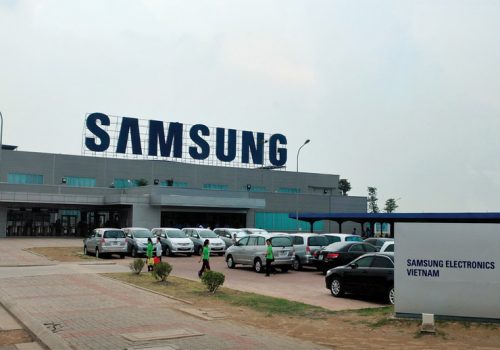 सामसङले घोषित मितिभन्दा ६ महिनाअगावै एलसीडी निर्माण बन्द गर्ने