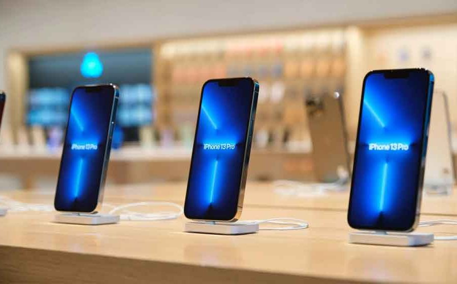 कोभिडको असर: आईफोन १३ को ग्राहक डेलिभरी समय लम्बिने