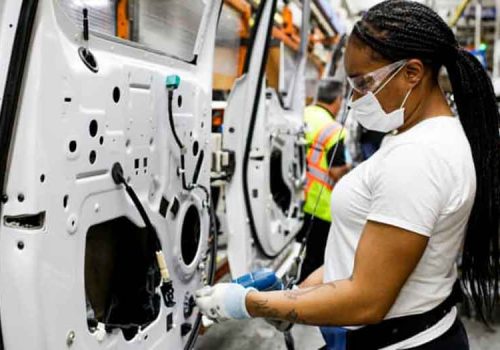 चिप अभावका कारण विश्व गाडी उद्योगमा २१० अर्बको नोक्सानी हुने पूर्वानुमान