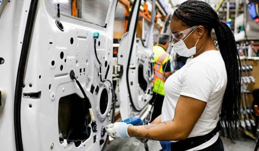 चिप अभावका कारण विश्व गाडी उद्योगमा २१० अर्बको नोक्सानी हुने पूर्वानुमान