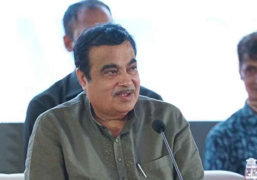 युट्युबाट मासिक ६ लाख ४० हजार रुपैयाँ कमाउँदै भारतका केन्द्रीय मन्त्री नितिन गडकरी !