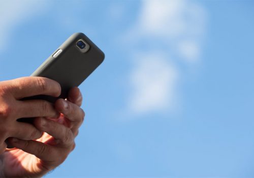 स्मार्टफोनको आयु लामो होस् भन्ने चाहनुहुन्छ भने यी गल्ती कहिल्यै नगर्नुस् !