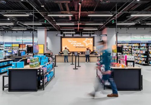 अमेजनद्वारा अमेरिकाबाहिर आफ्नो पहिलो ४-स्टार स्टोर शुरु