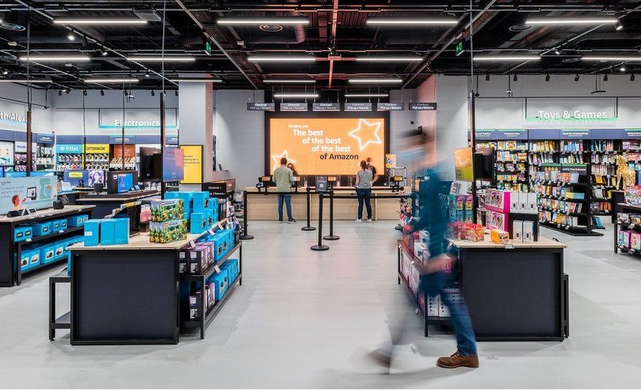 अमेजनले बेलायतमा कर्मचारी आकर्षित गर्न ३,००० पाउण्डसम्म बोनस दिने