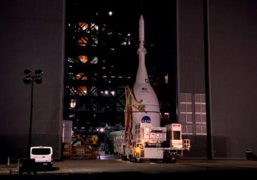 नासाको ओरियन चन्द्र यान रकेटमा जोडिनका लागि तयार