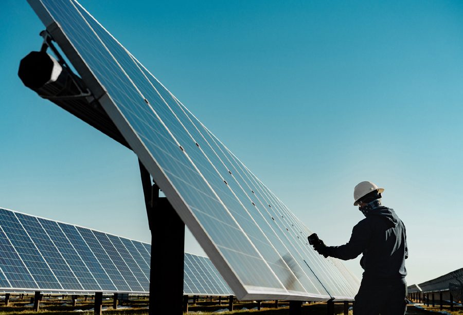 अबुधाबीले मेगा सौर्य परियोजनाको लागि ठेक्का प्रदान गर्यो