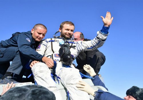 अन्तरिक्षमा पहिलो चलचित्र छायाँकन गरेर पृथ्वीमा फर्कियो रुसी टोली