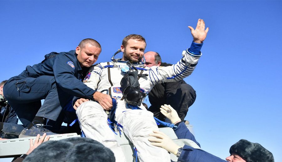 अन्तरिक्षमा पहिलो चलचित्र छायाँकन गरेर पृथ्वीमा फर्कियो रुसी टोली