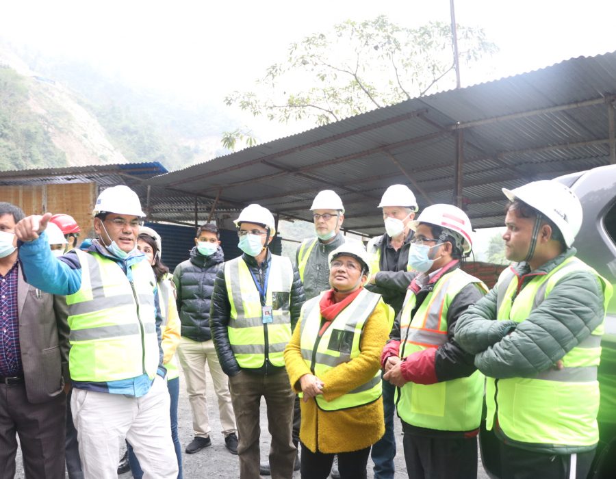 ऊर्जा मन्त्रीबाट तनहुँ जलविद्युत आयोजनाको स्थलगत निरीक्षण, निर्माणमा ढिलाइ नगर्न निर्देशन