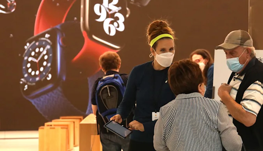 एप्पलले केही अमेरिकी स्टोरहरूमा मास्क लगाउनुपर्ने आवश्यकता हटाउँदै