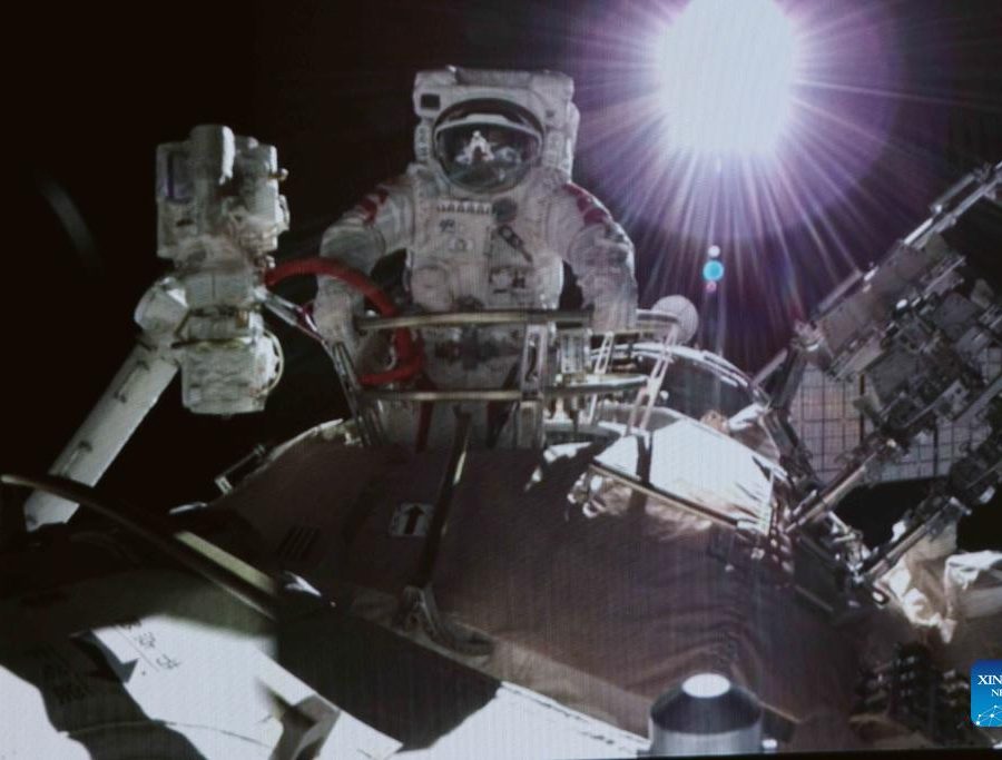 चिनियाँ अन्तरिक्ष स्टेशन शेन्झाउ-१४ मा ऊर्जा कण डिटेक्टर जडान