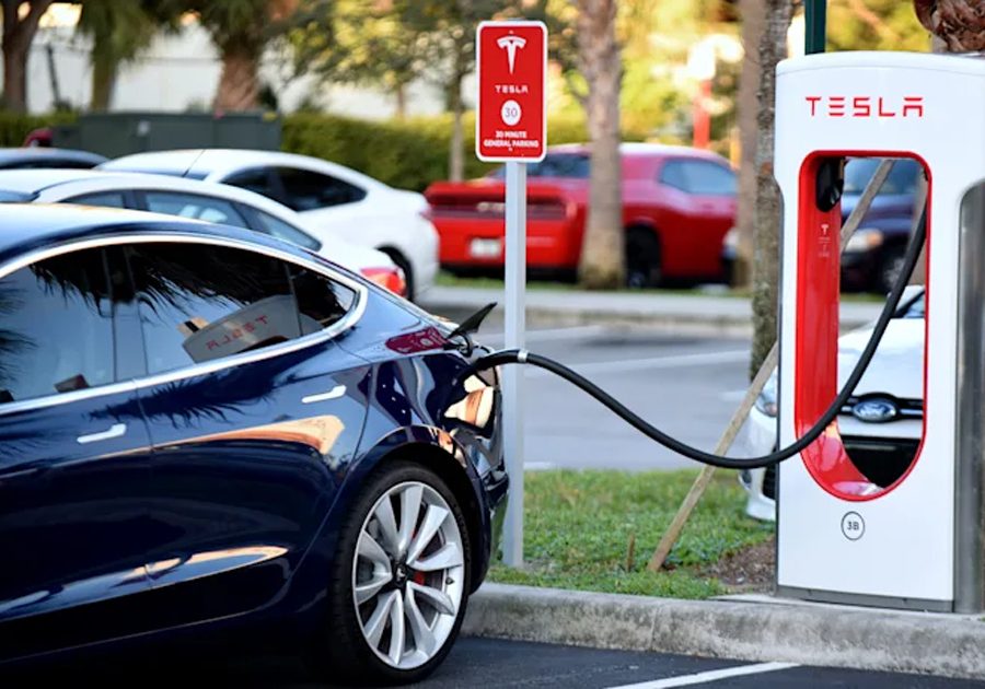 टेस्लाले सुपरचार्जर स्टेशनहरूमा स्टारलिंक स्याटेलाइट इन्टरनेट प्रणाली प्रयोग गर्दै