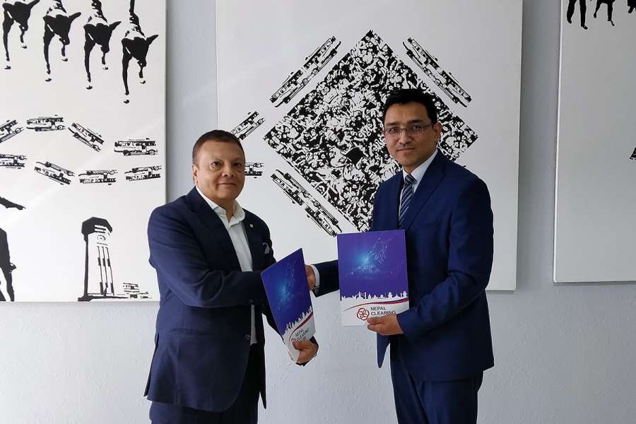 हिमालयन बैंक र क्लियरिङ हाउसबीच नेपालपे क्यू आर सेवा प्रदान गर्ने सम्झौता