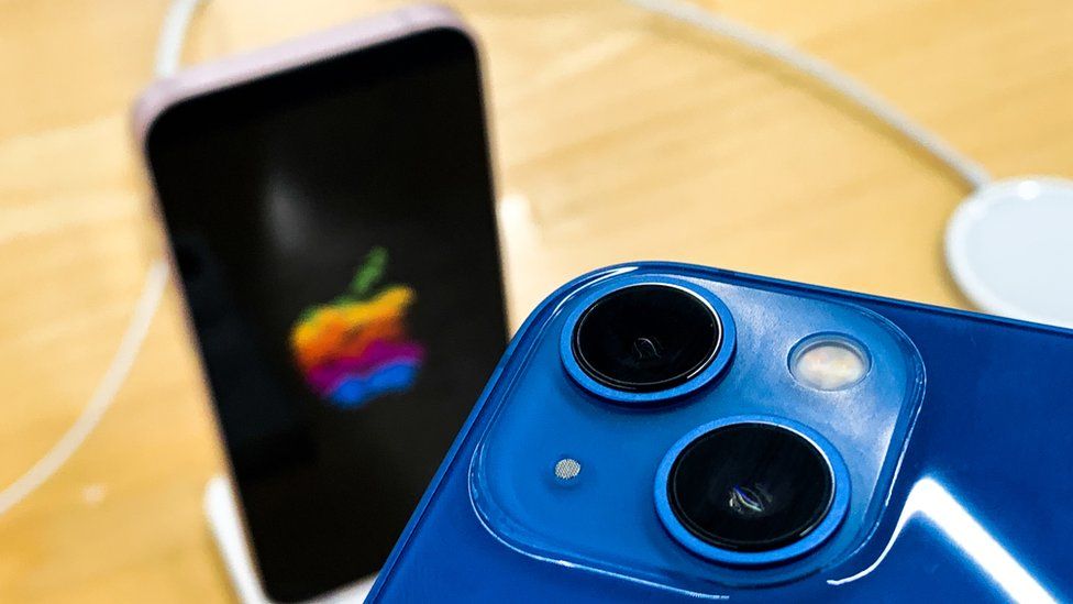 ‘ब्रान्ड स्वीच’ मा एप्पलले सामसङलाई उछिन्यो, आईफोन १३ टप सेलर स्मार्टफोन