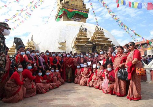 विद्युतीय सवारी साधन सञ्चालन गर्न राष्ट्रपति भण्डारीको जोड