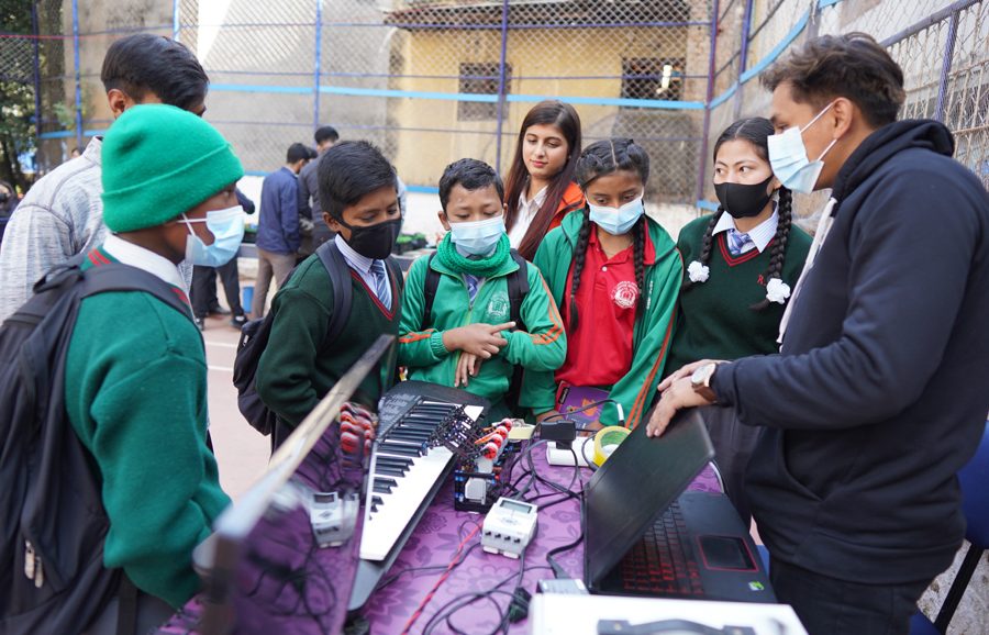 यस्तो देखियो सफ्टवेरिका कलेजले आयोजना गरेको ‘नेपाल आईओटी च्यालेन्ज’, हेर्नुस् फोटो फिचर