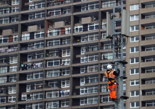 बेलायतले सन् २०३३ सम्ममा टूजी र थ्रीजी मोबाइल नेटवर्क हटाइसक्ने