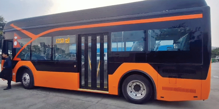 थपिँदै सत्र विद्युतीय बस