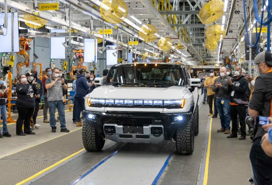 टेललाइटहरूमा भएको खराब सफ्टवेयरको कारण जीएमले हम्मर ईभी रिकल गर्दै