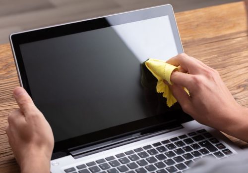 ल्यापटप सफा गर्दा गल्ती नगर्नुहोस् र यी विषयहरुमा ध्यान दिनुस्, नत्र खर्च हुन्छ हजारौं रुपैयाँ