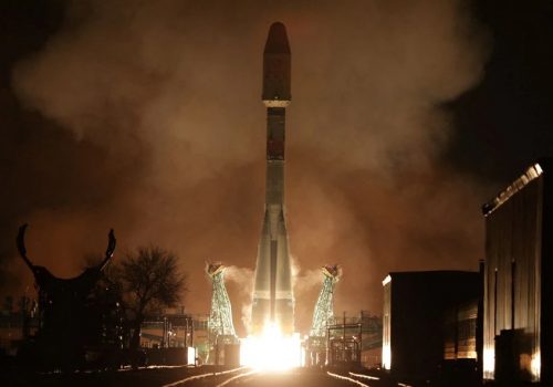 वनवेबले कजाकिस्तानबाट ३६ स्याटेलाइटहरू कक्षमा पुर्यायो