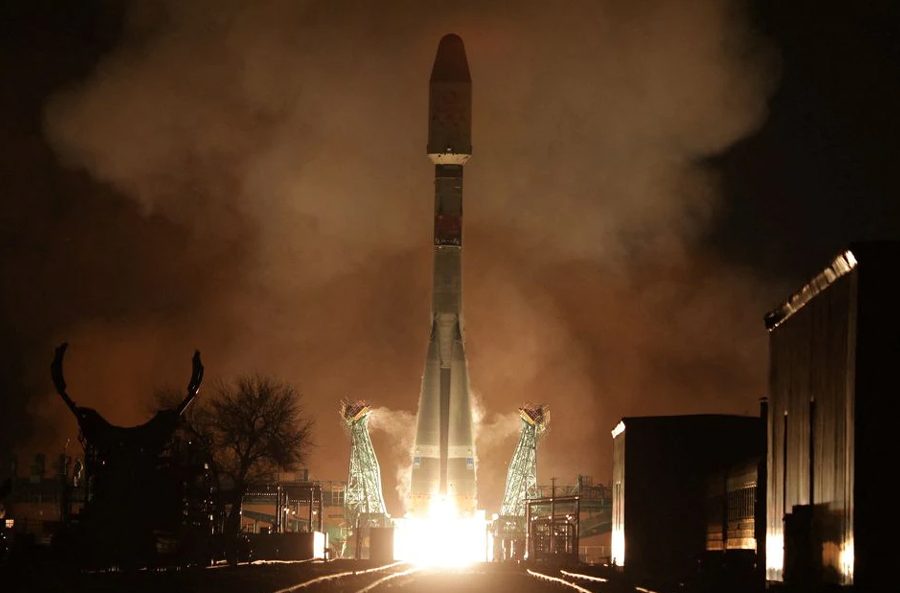 वनवेबले कजाकिस्तानबाट ३६ स्याटेलाइटहरू कक्षमा पुर्यायो